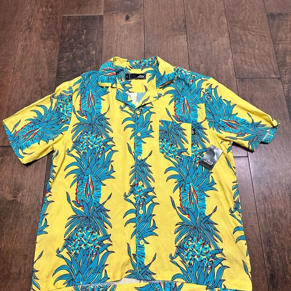 Lost Enterprises Mens Large Hawaiian Shirt NWT Floral Pineapple Nwt‎ Stretch - Picture 2 of 6